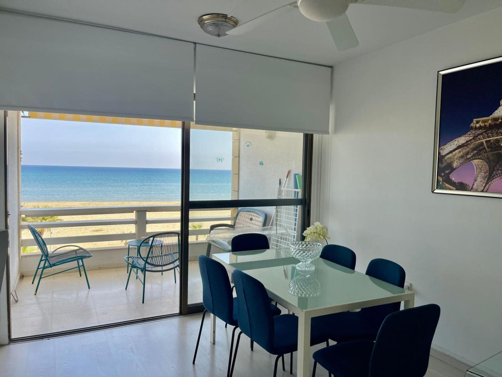 Sea View Suite In Makenzy Larnaca Exterior foto