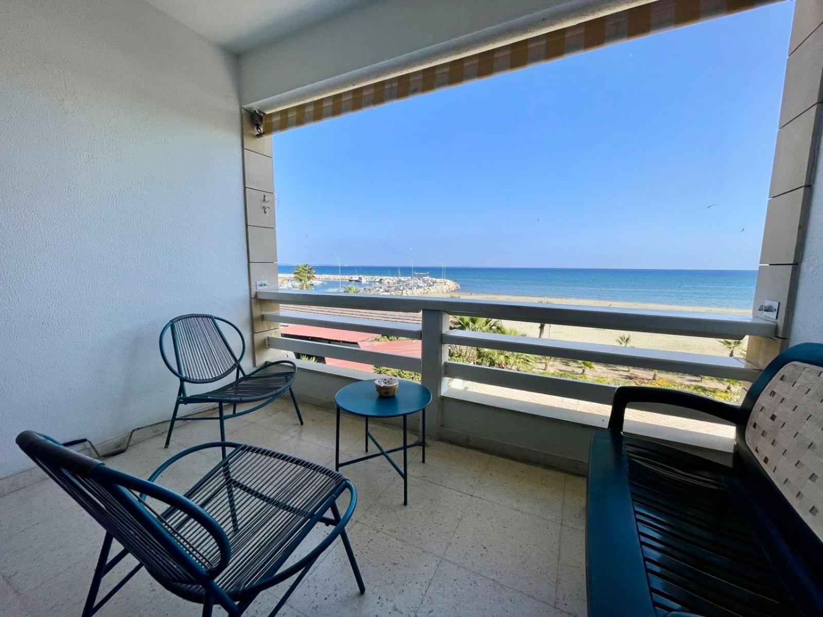 Sea View Suite In Makenzy Larnaca Exterior foto