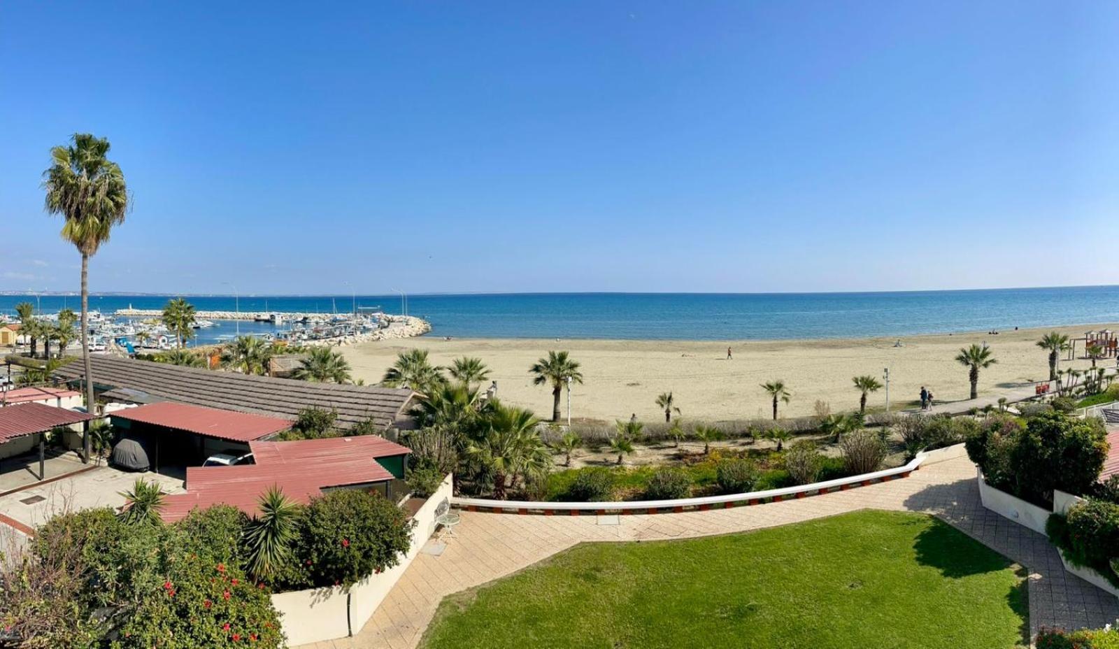 Sea View Suite In Makenzy Larnaca Exterior foto
