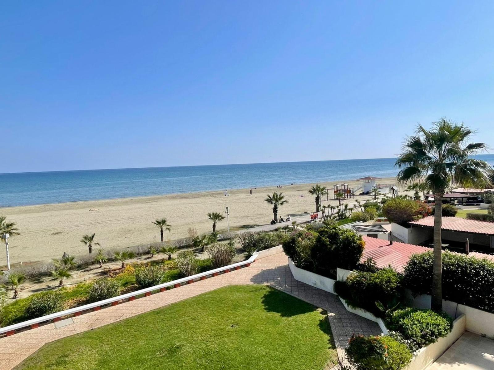 Sea View Suite In Makenzy Larnaca Exterior foto