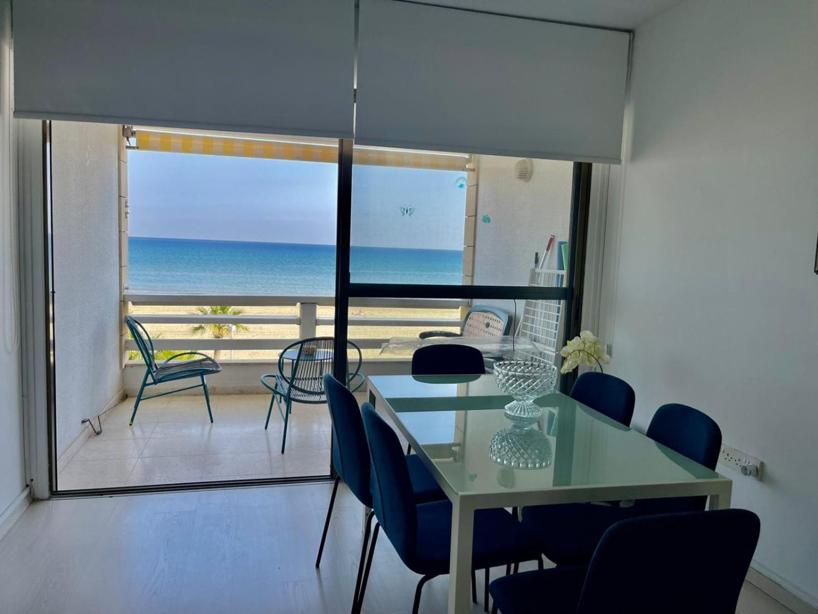 Sea View Suite In Makenzy Larnaca Exterior foto